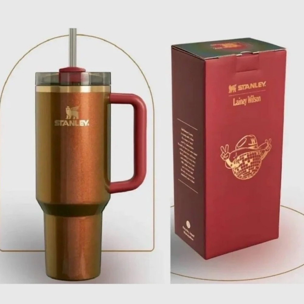 New Stanley x Lainey Wilson Quencher H2.0 40 OZ Tumbler Gold Limited Edition
